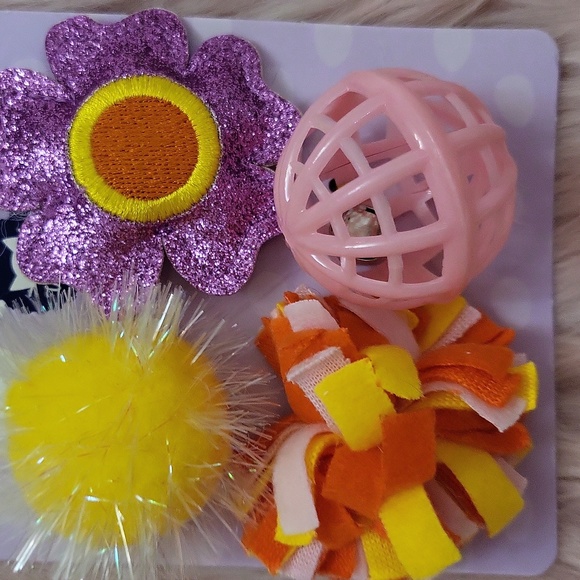 SALE!! Brand New WHISKER CITY HOLIDAY INSPIRED CAT TOY-4CT - Picture 3 of 3